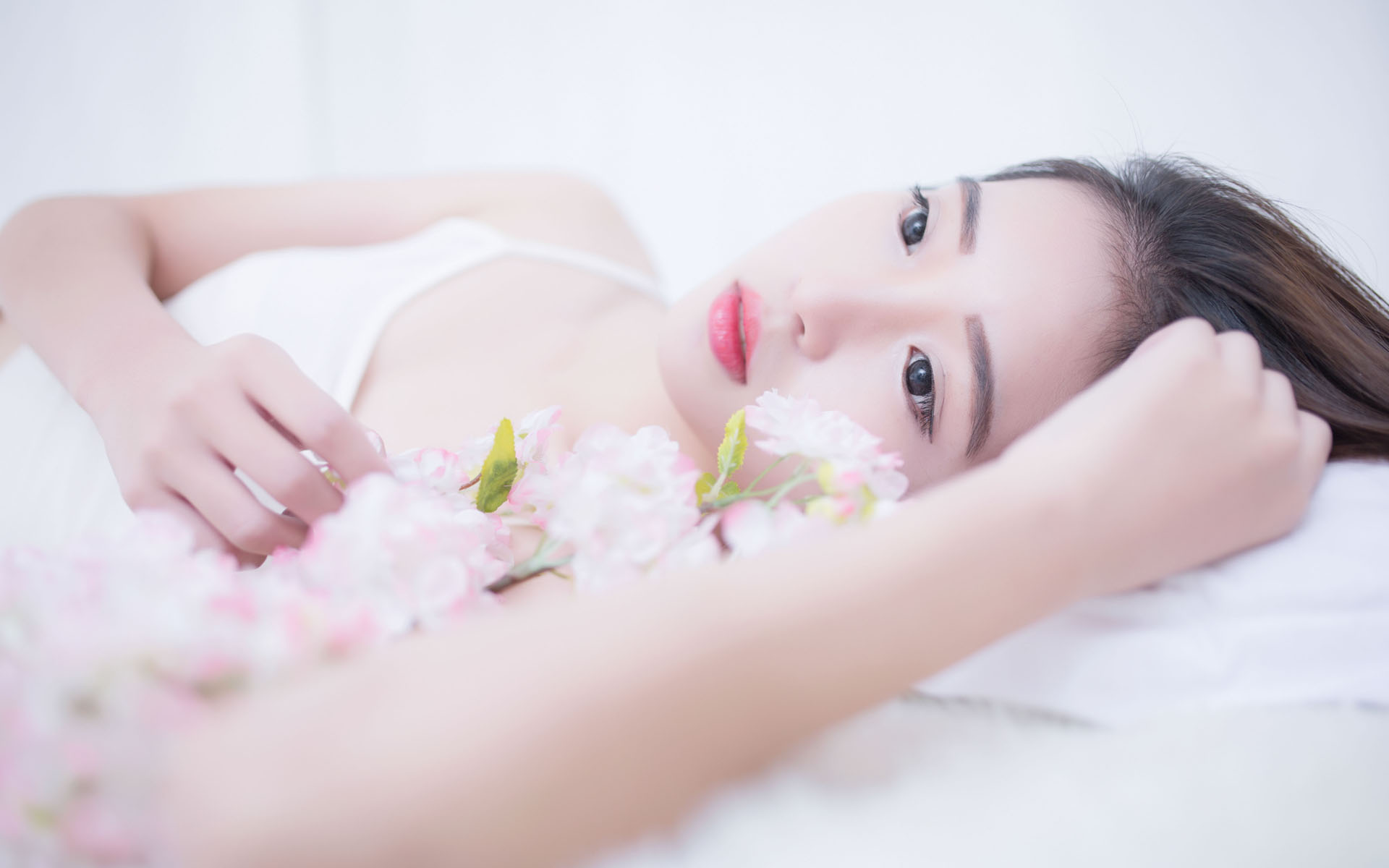 《习近平总书记关于加强和改进民族工作的重要思想学习读本》5种民族文字版出版发行